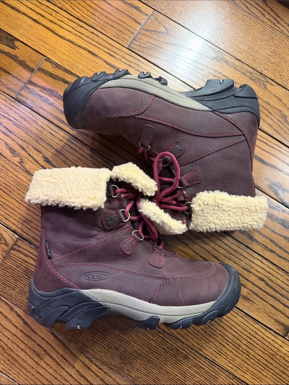 Keen Women's Burgundy Winter Boots with Cream Fleece Collar